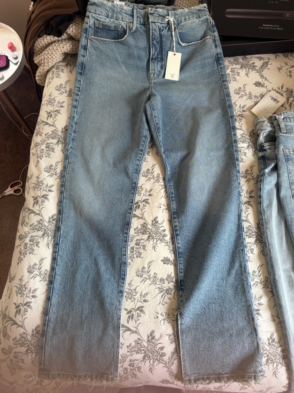 Brand new with tag Good American jeans Straight Leg Jeans - Classic Denim.
